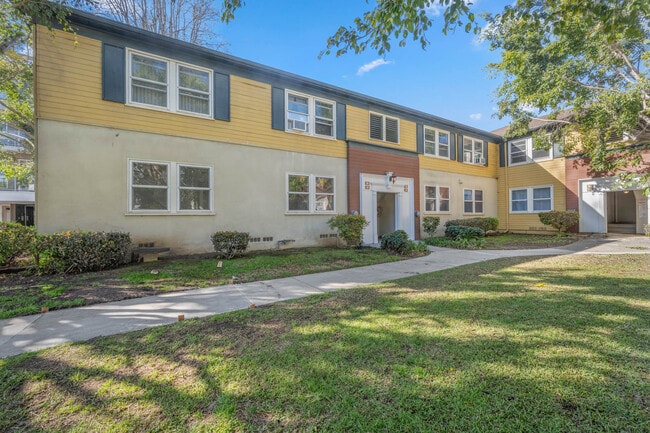 Photo - 8808 Belford Ave Unidad 8808
