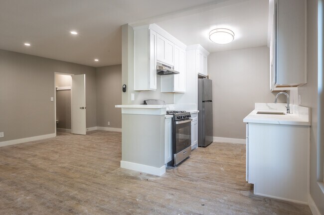 Photo - 13910 Sayre St Unit 02