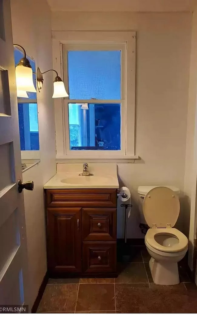 Photo - 621 Morgan Ave N Unit 1