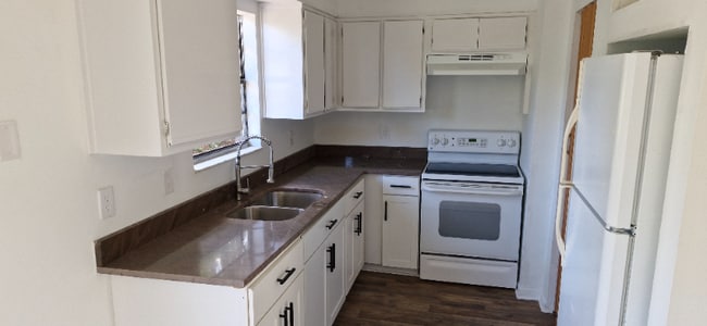 Photo - 107 Hearthside Ave NW