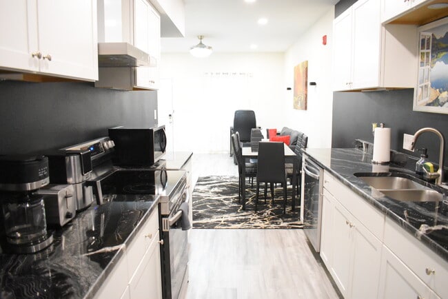 1905 Banita St Unit 102