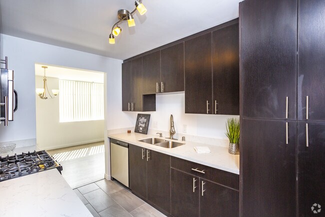 2BR, 2BA - 1281 SF - #304 kitchen