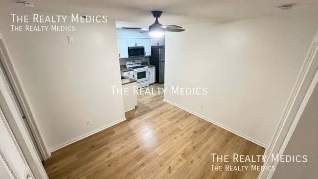 Photo - 1984 Agora Cir SE