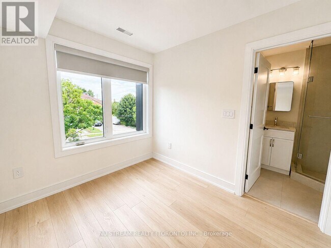 Photo - 42 Bartley Dr Unit 4