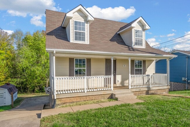 Photo - 3 Bedroom Pet Friendly Home For Rent Near Post!