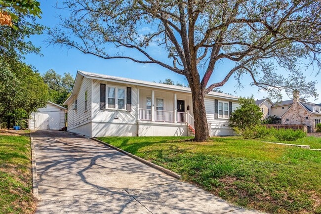 Photo - 313 Lilac Ln