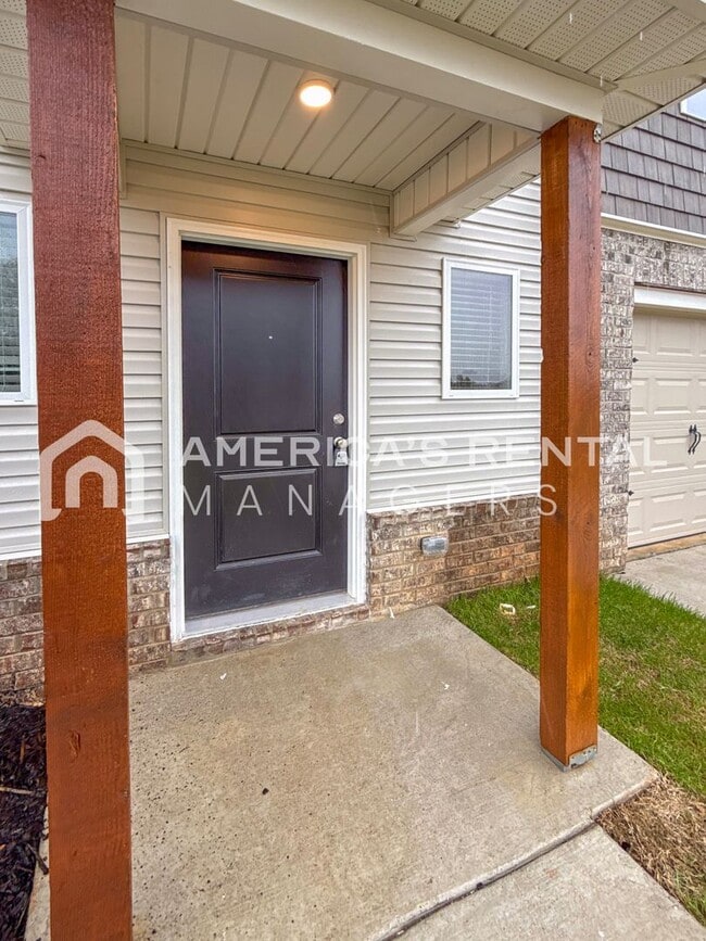 Photo - Escape to Lakeside Living in Lincoln! Available to View Now!!!