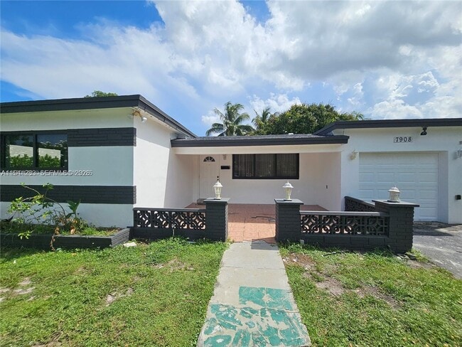 Building Photo - 7908 Granada Blvd