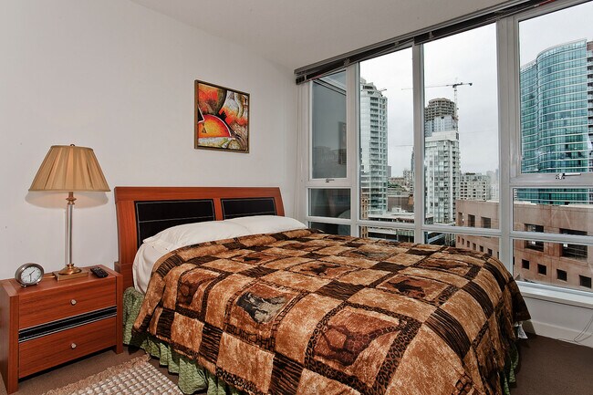 Photo - 788 Hamilton St