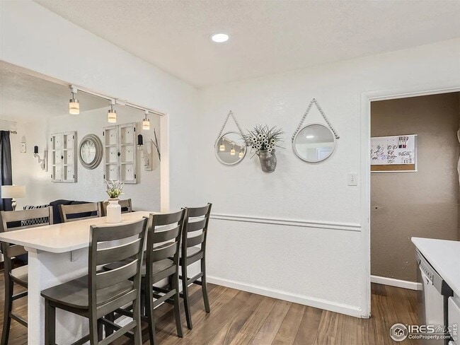 Photo - 5861 Demott Ave