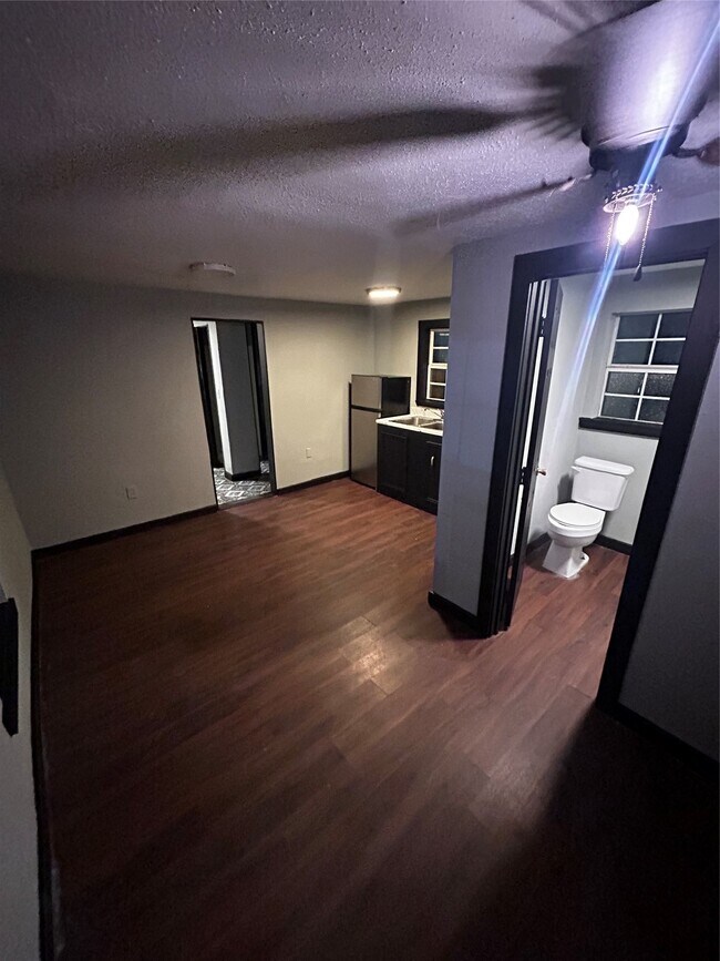 Photo - 8915 Irvington Blvd