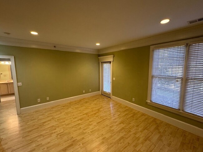 Photo - 901 Canenaugh Dr