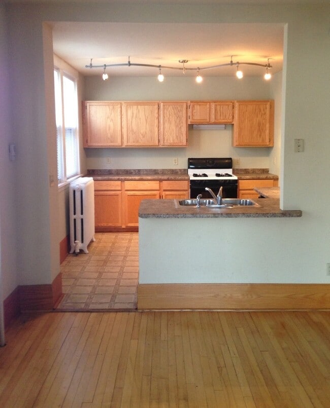 Photo - 305-307 Duplex Unit 305 Conventional