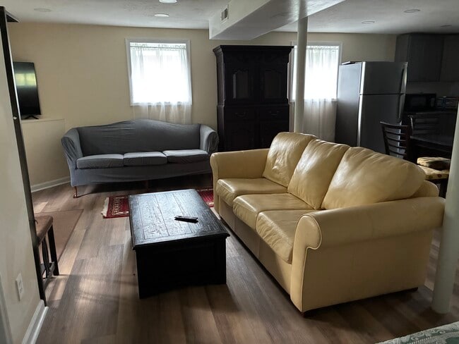 Building Photo - 1006 Willard Dr Unit Fully furnished apartment