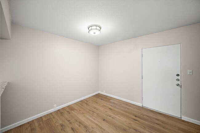 Building Photo - 2201 Fountain View Dr Unit 60F Rental
