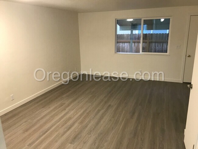 97 D St Unidad 97 D st #1