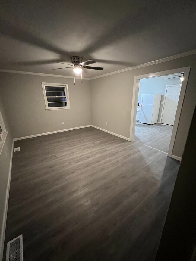 Photo - 132 Allnutt Dr