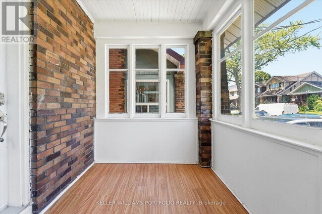 Photo - 289 Wolverleigh Blvd