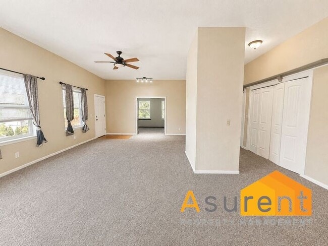 Photo - Large Two- Bedroom Apartment in Ashland with lots of storage and washer and dryer hookups