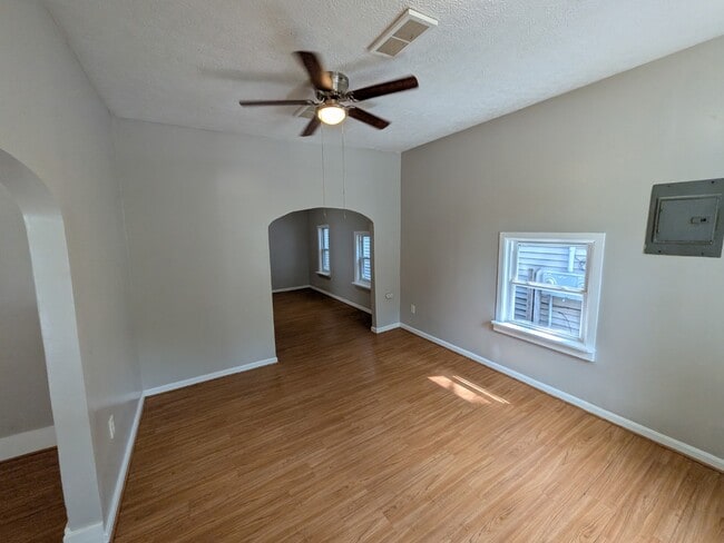 Photo - 330 W 17th St