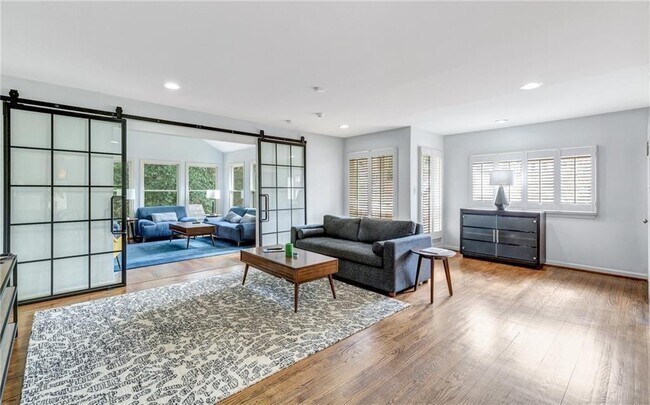 155 Worth Dr NW