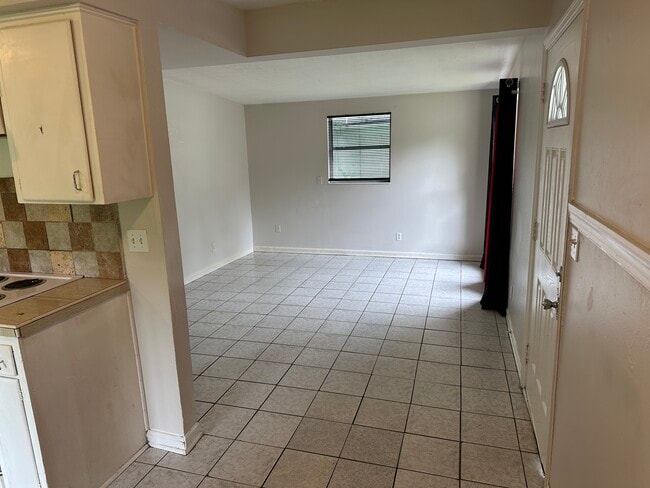 Photo - 1576 W 13th St