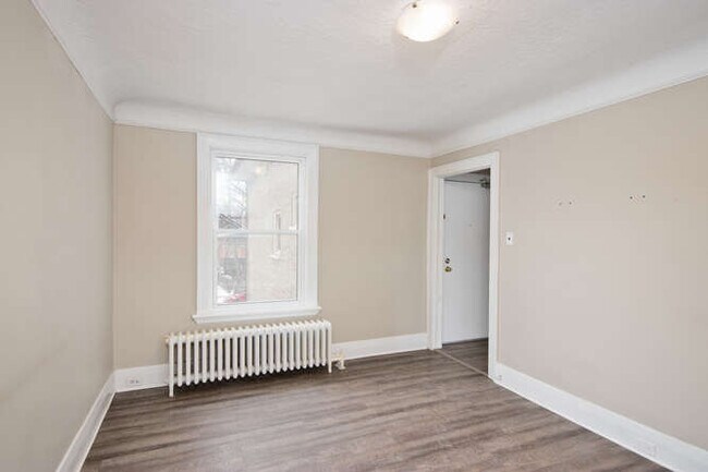 Photo - TWO BEDROOM IN OLD SOUTH FOR MID JANUARY 2026 Unit 3