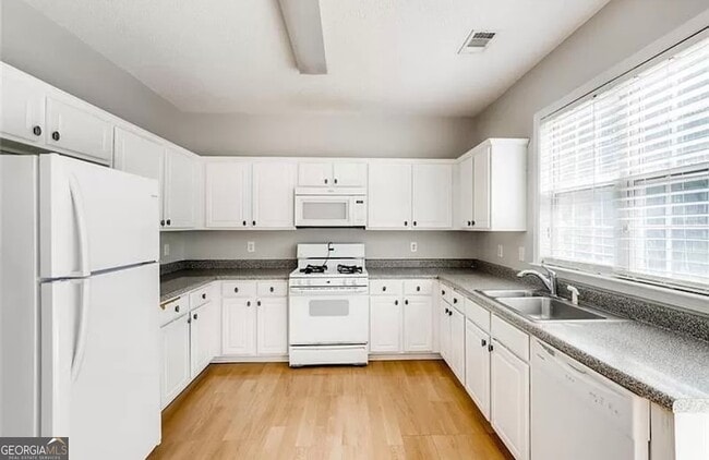 2005 Maple Ridge Ct NW