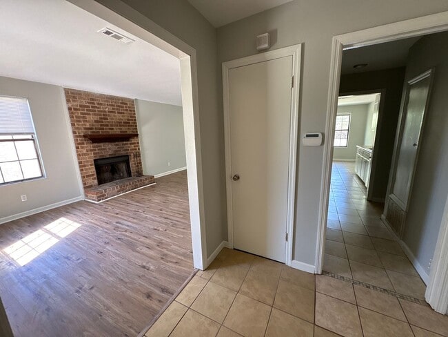 Photo - 2737 Royal St