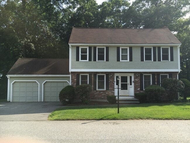 Photo - 5 Lynne Ave Unit 5