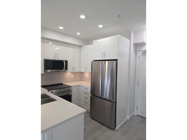 33886 Pine St Unit 123