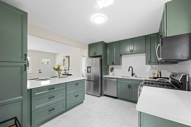Building Photo - 7944 Lavington Dr Rental