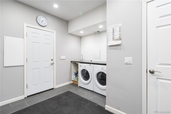 Photo - Beautiful Two Bedroom Two Bath Townhome in Indian Creek