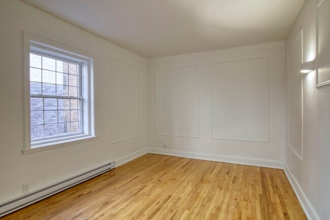 Photo - 2060 Rue du Fort Unit 15