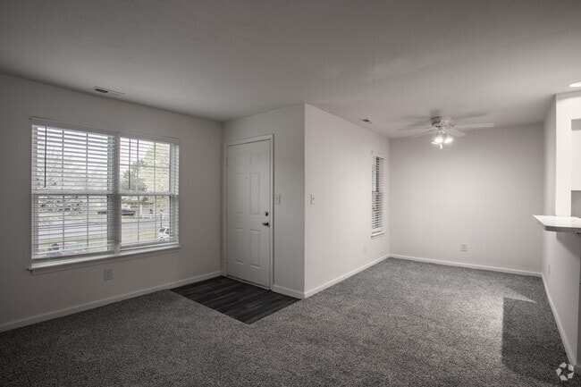 2BR,2BA,-950SF
