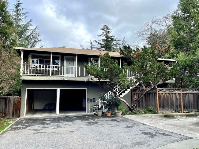 Building Photo - Charming Downtown Los Gatos – Remodeled 1 BR with Private Yard! Unit 454 SAN BENITO AVE  #A