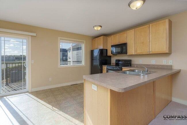 Photo - SPACIOUS TOWNHOME CONVENIENTLY LOCATED WITH IN-UNIT LAUNDRY