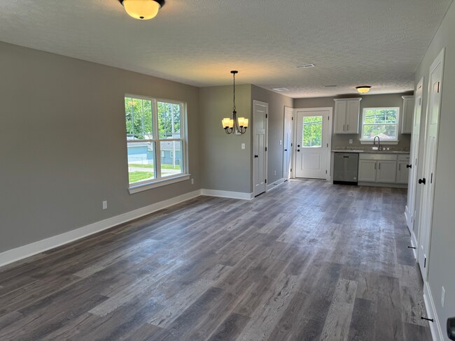 Photo - 8945 High St