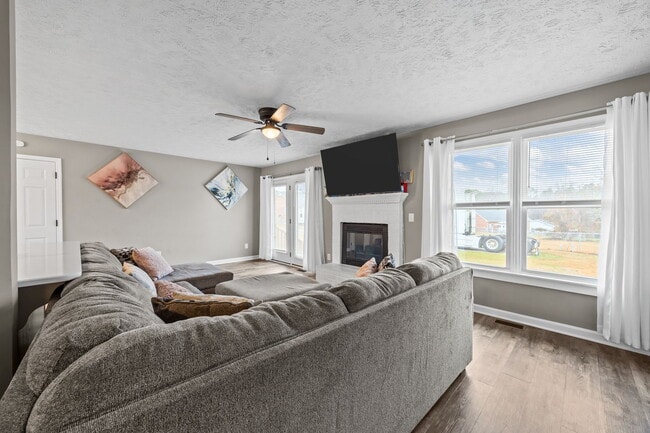 38 Hallmark Dr