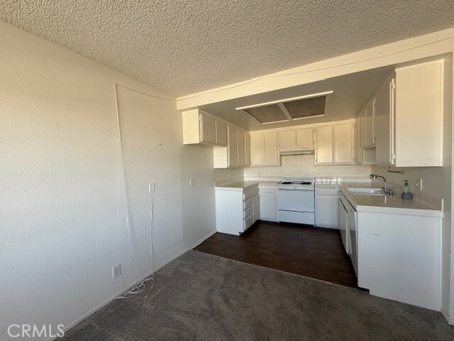 Photo - 1530-1204 W 204th St Unit 3