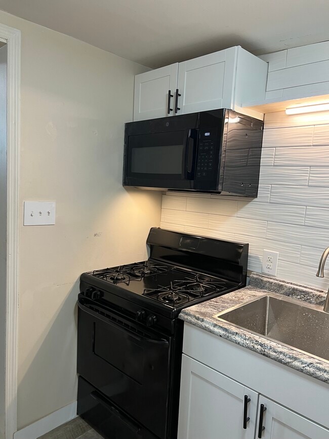 Photo - 11 E Pall Mall St