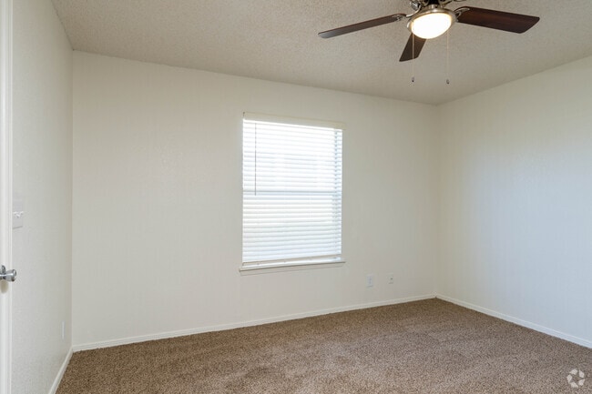 1BR, 1BA - 587SF