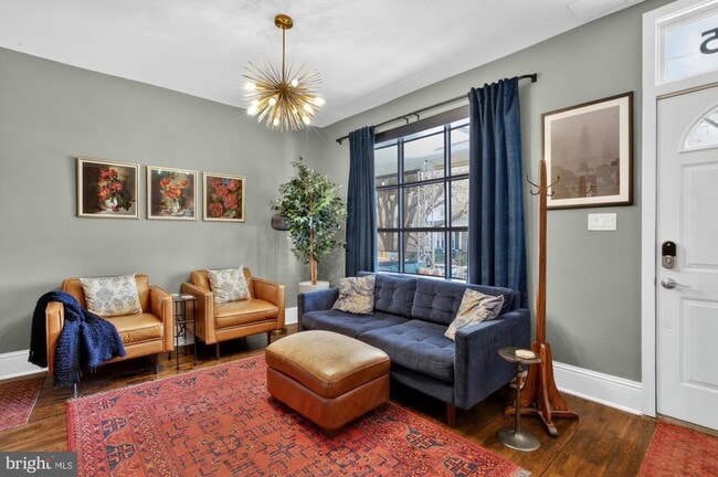 Photo - 4315 Lauriston St