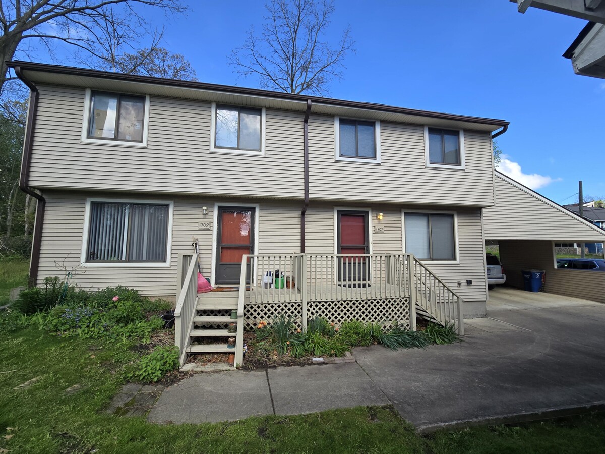 Photo - 1707 Dexter Ave Townhome