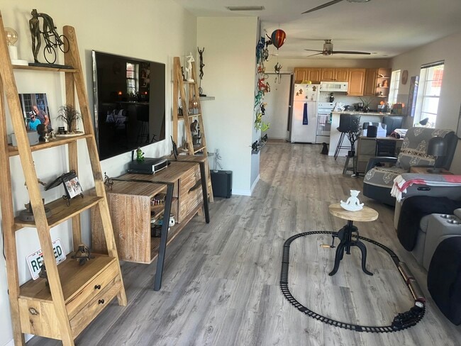 Building Photo - 2600 SE Ocean Blvd Unit Y15 Rental