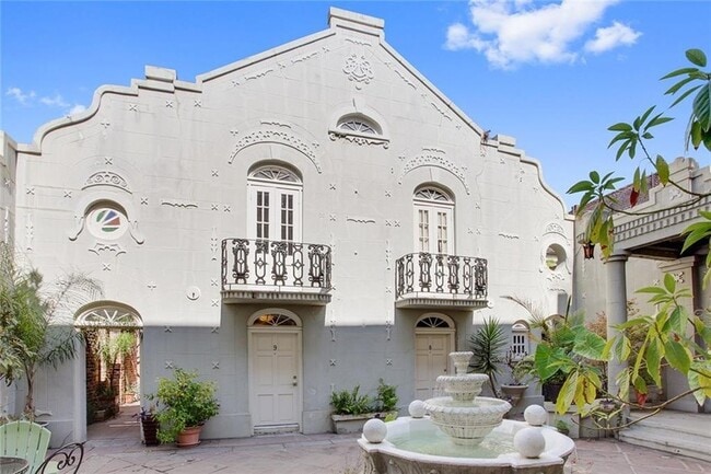Building Photo - 523 Dumaine St Unit 1B