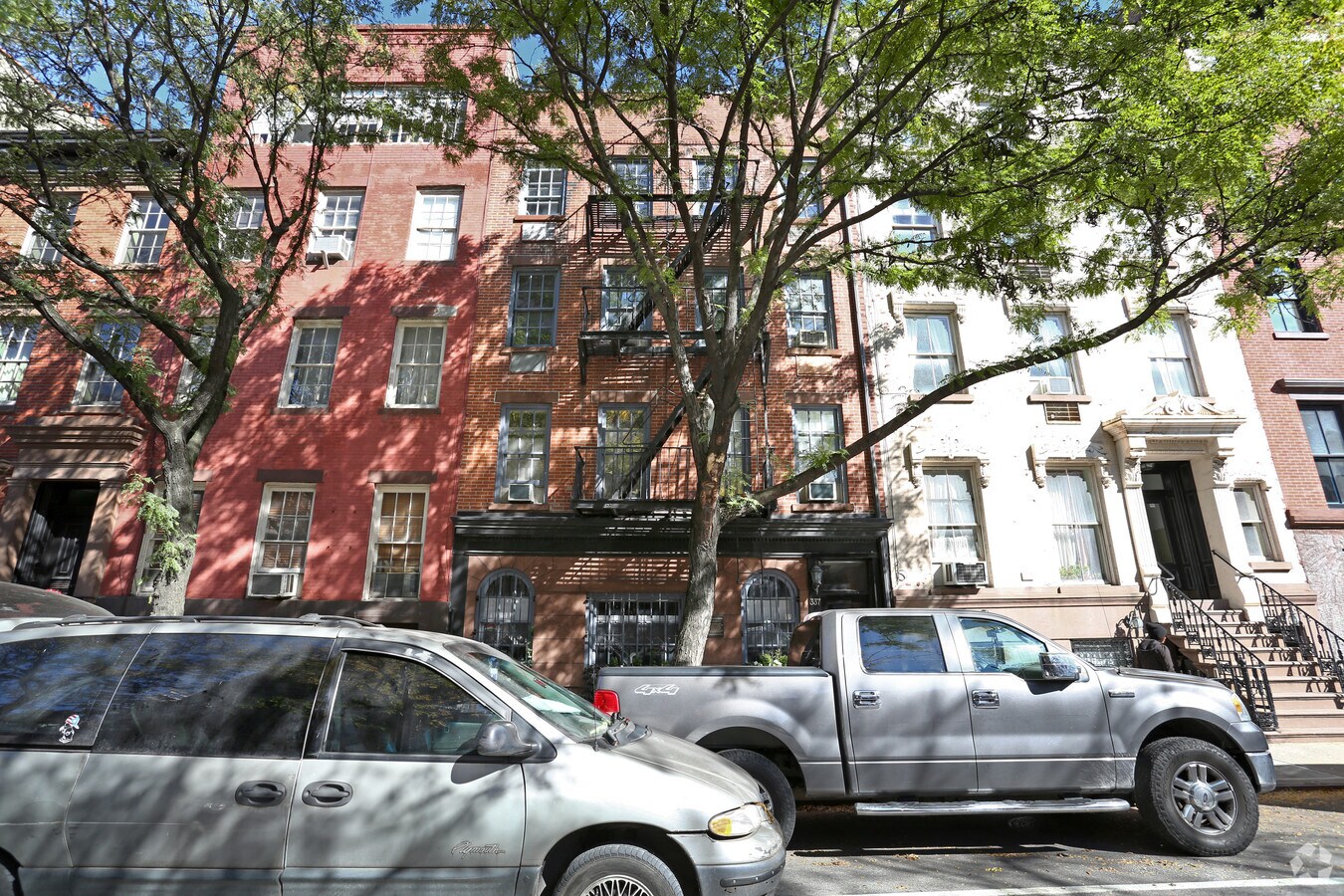 Photo - 337 W 20th St