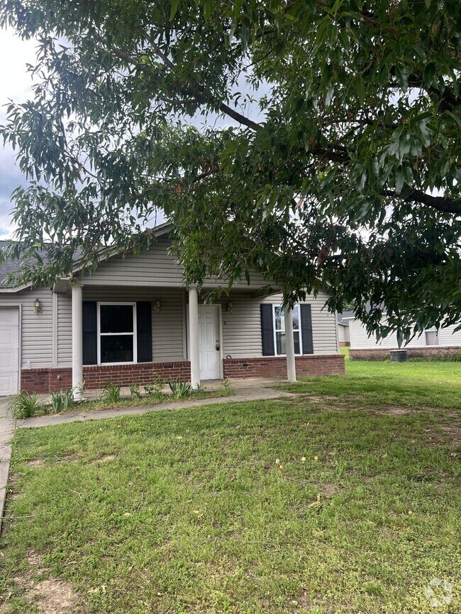 Building Photo - 5 Cypress Ave Rental