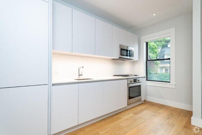 Building Photo - Unique BU Apartment