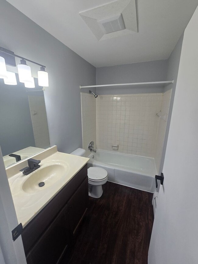 Photo - 2170 King St Unit Apt #3